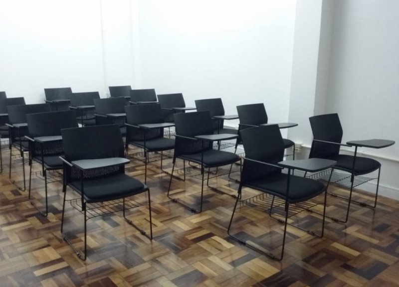 Cadeiras Universitárias com Prancheta Vila Maria - Cadeira Universitária